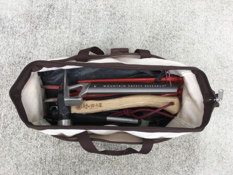 我が家のペグケースはコレ。CHUMS×MIKANコラボ Tool Box Bag ツールボックスバッグが使いやすい！ | TOBIRA – A  Better Indoor Life, A Better Outdoor Life